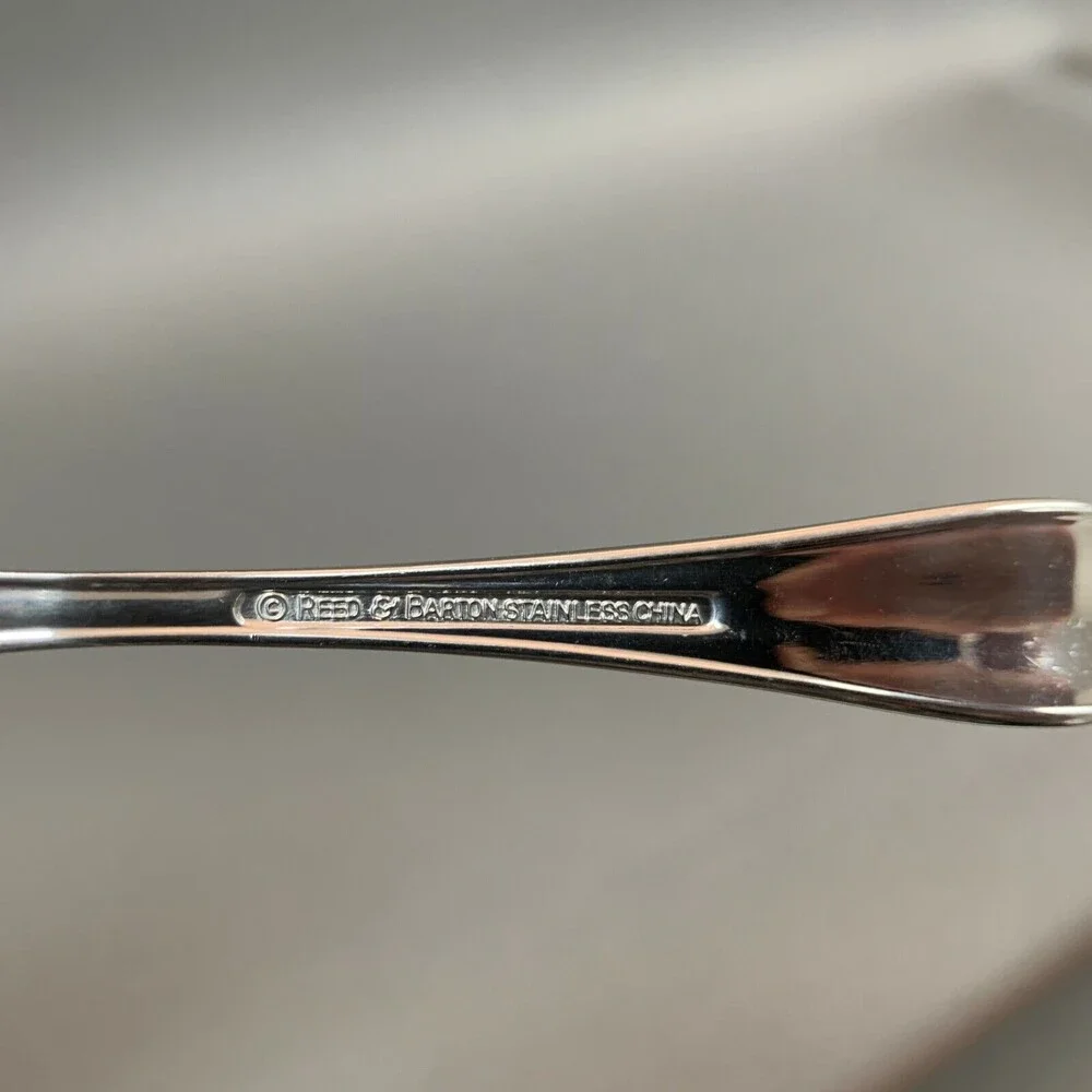 Reed‎ & Barton Ribbon Crest Butter Knife 18/10 Stainless Steel Flatware 6 3/4